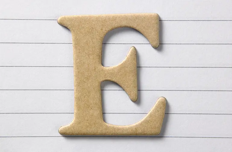 Test If You’re Inverted In The Mirror Or Camara with Letter E